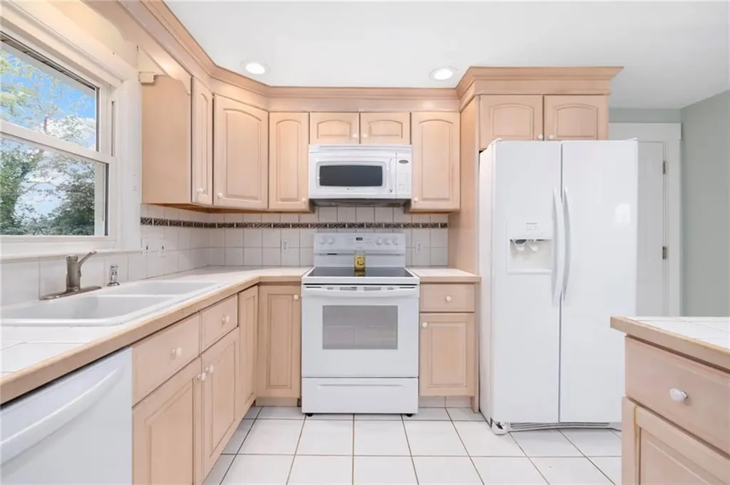 31 Pond View Drive Coventry RI 02816