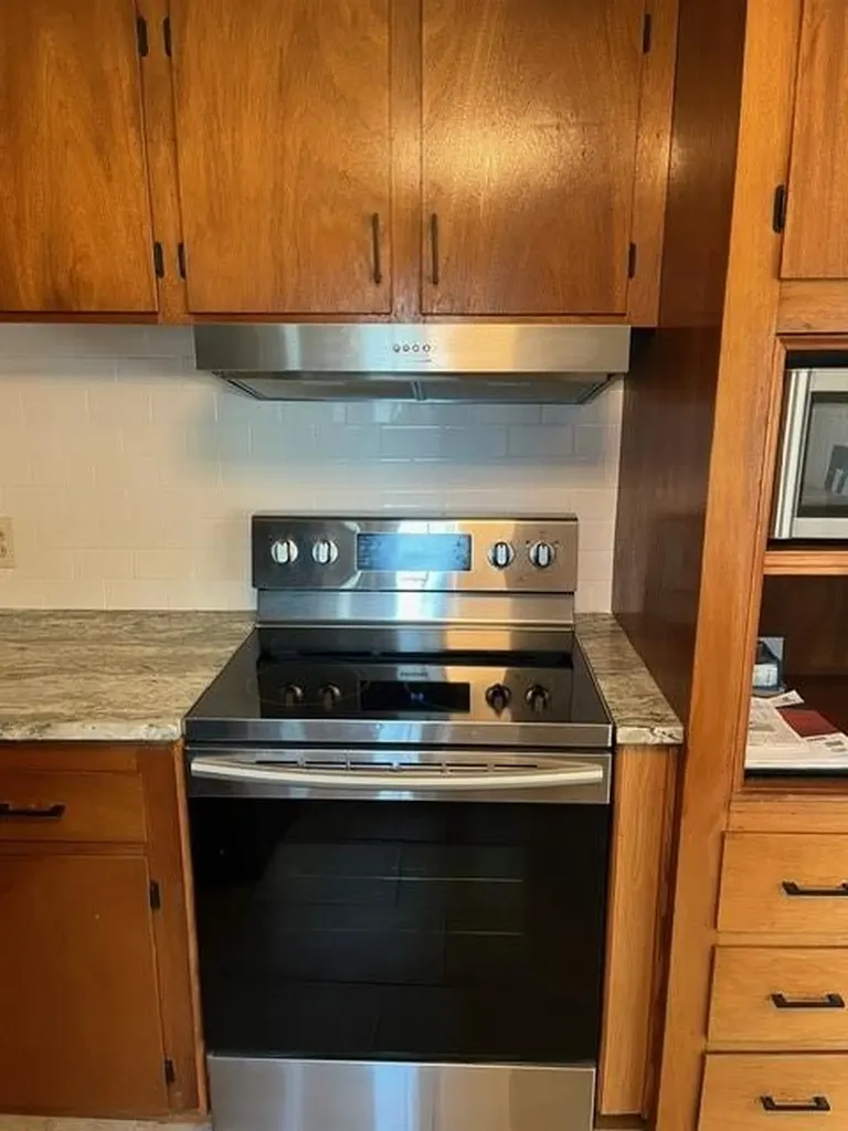 568 Buttonwoods Avenue Warwick RI 02886
