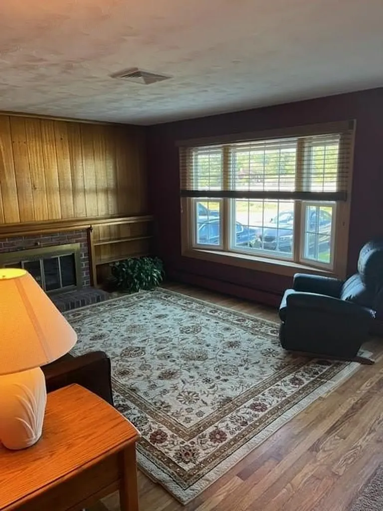 568 Buttonwoods Avenue Warwick RI 02886