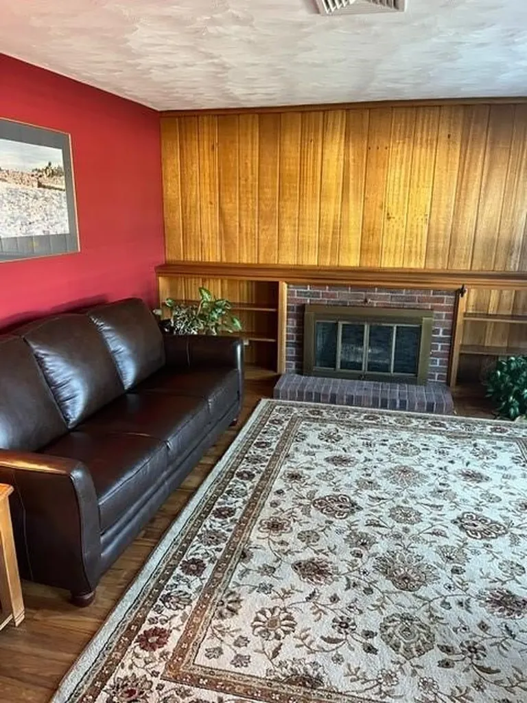 568 Buttonwoods Avenue Warwick RI 02886