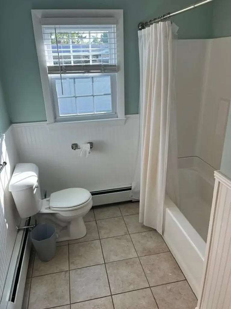 568 Buttonwoods Avenue Warwick RI 02886