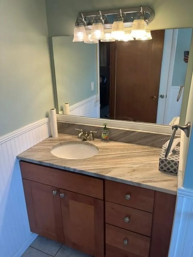 568 Buttonwoods Avenue Warwick RI 02886