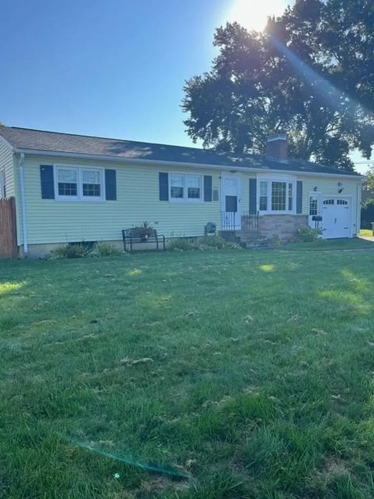 568 Buttonwoods Avenue Warwick RI 02886