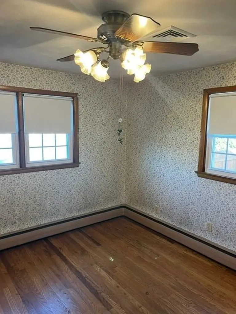 568 Buttonwoods Avenue Warwick RI 02886