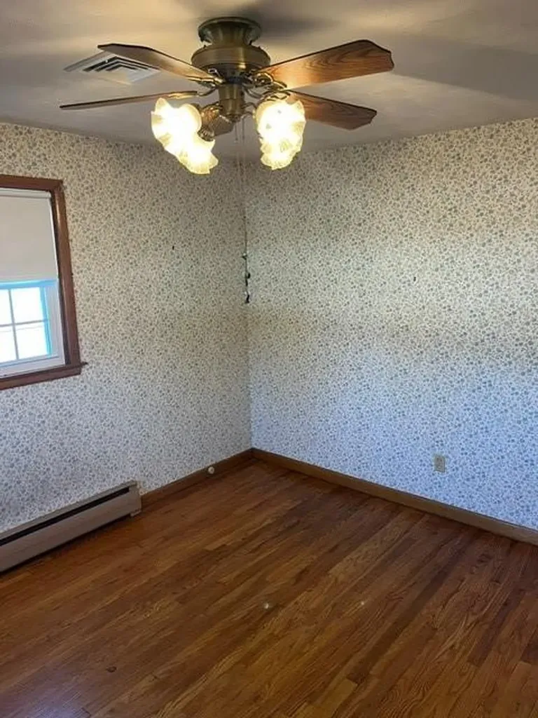 568 Buttonwoods Avenue Warwick RI 02886
