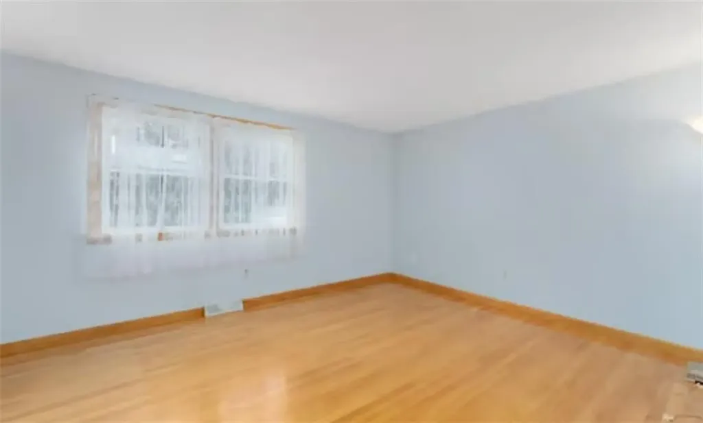 22 Glenwood Drive Coventry RI 02816