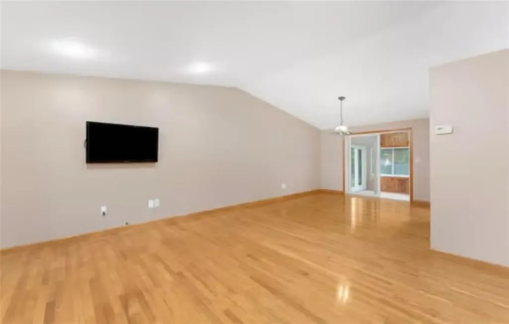 22 Glenwood Drive Coventry RI 02816