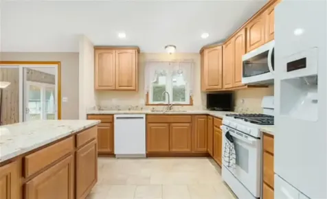 22 Glenwood Drive Coventry RI 02816