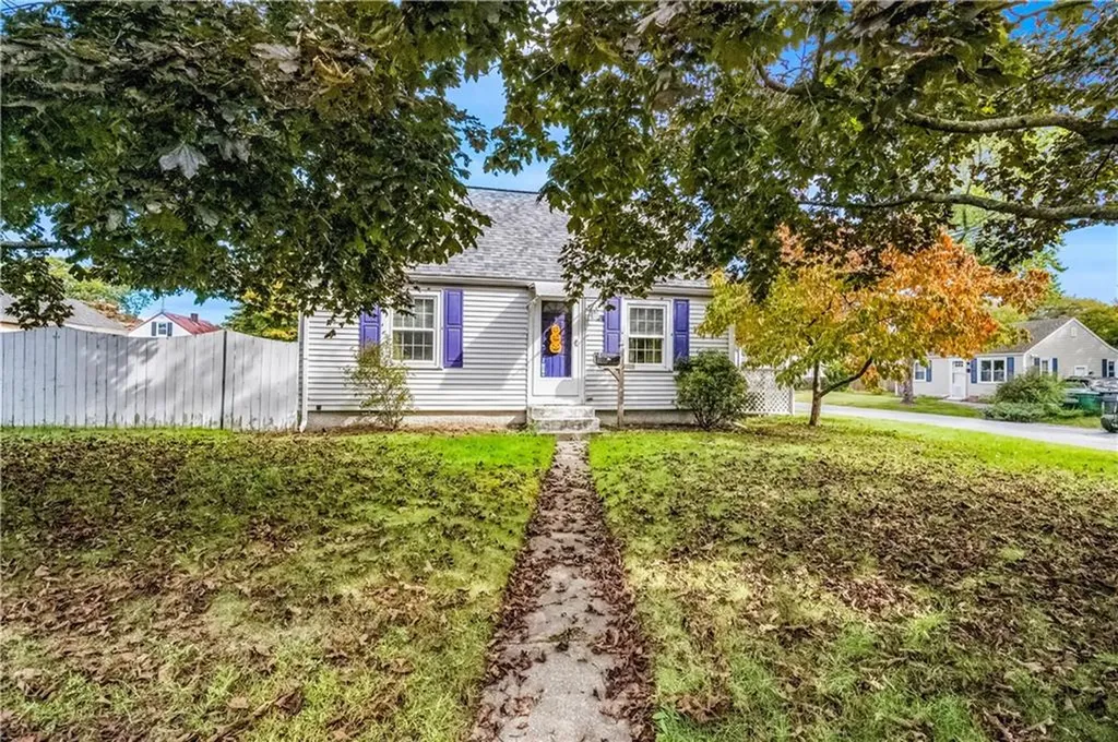 137 Strawberry Field Road Warwick RI 02886