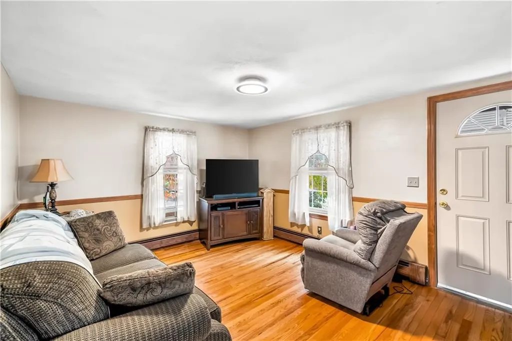 137 Strawberry Field Road Warwick RI 02886