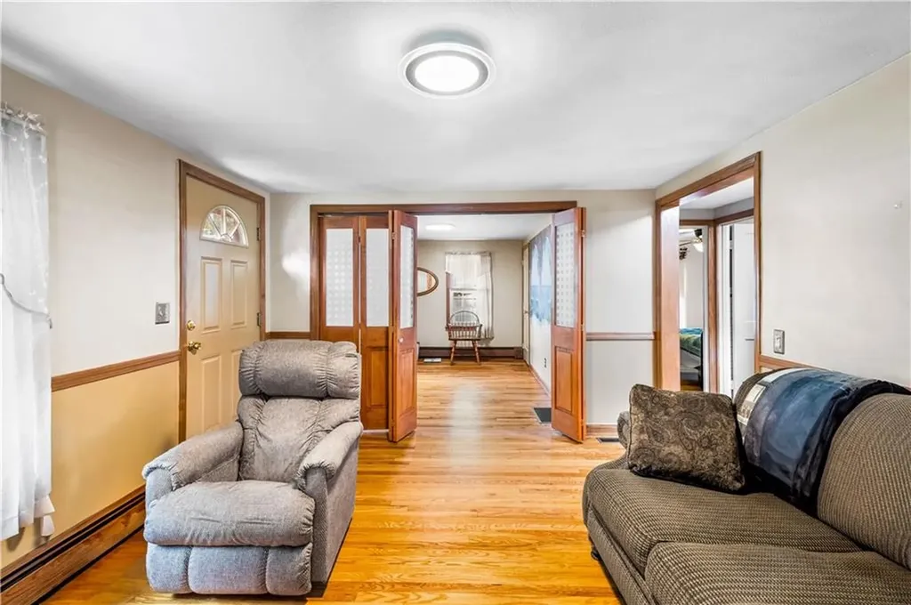 137 Strawberry Field Road Warwick RI 02886