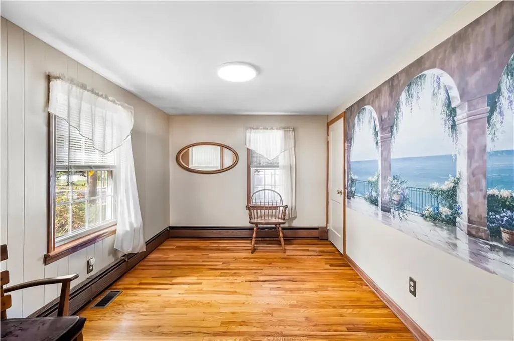 137 Strawberry Field Road Warwick RI 02886