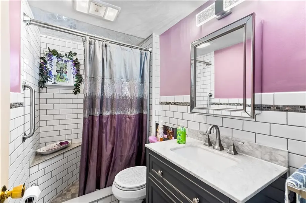 137 Strawberry Field Road Warwick RI 02886