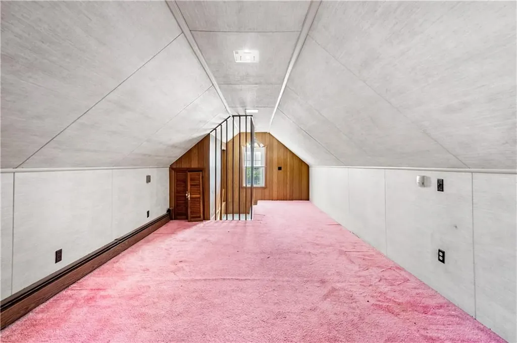 137 Strawberry Field Road Warwick RI 02886