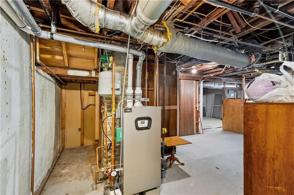 137 Strawberry Field Road Warwick RI 02886