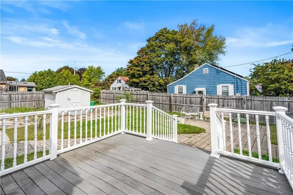 137 Strawberry Field Road Warwick RI 02886