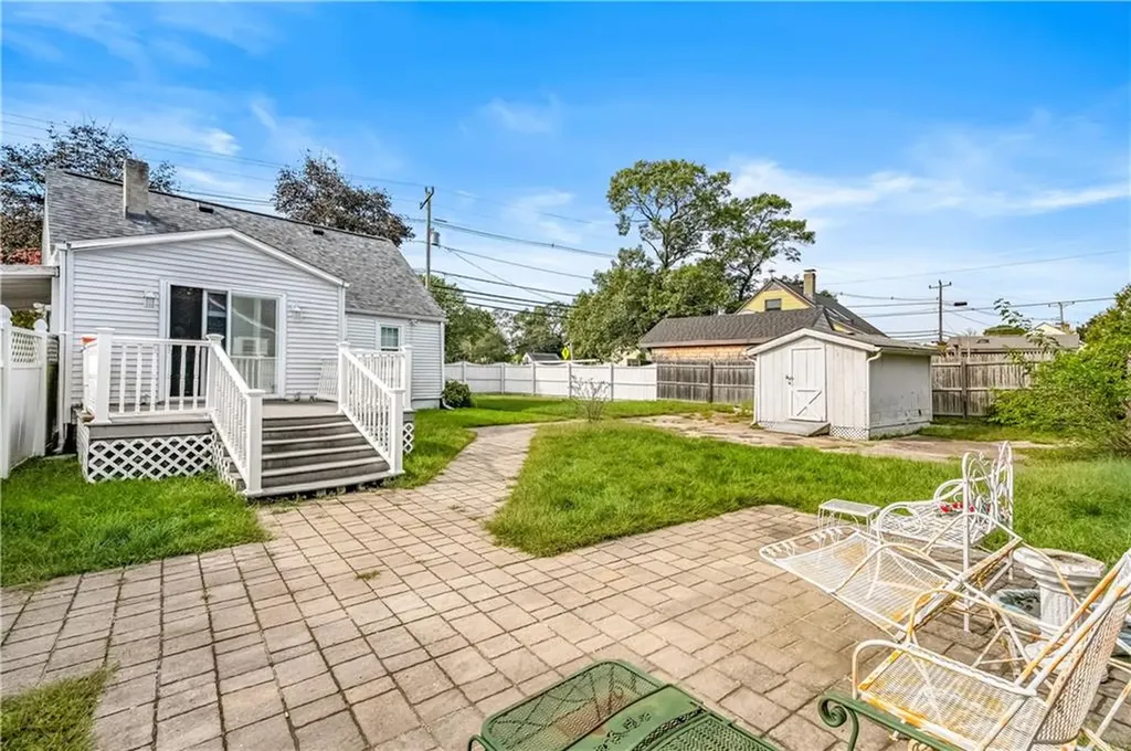 137 Strawberry Field Road Warwick RI 02886