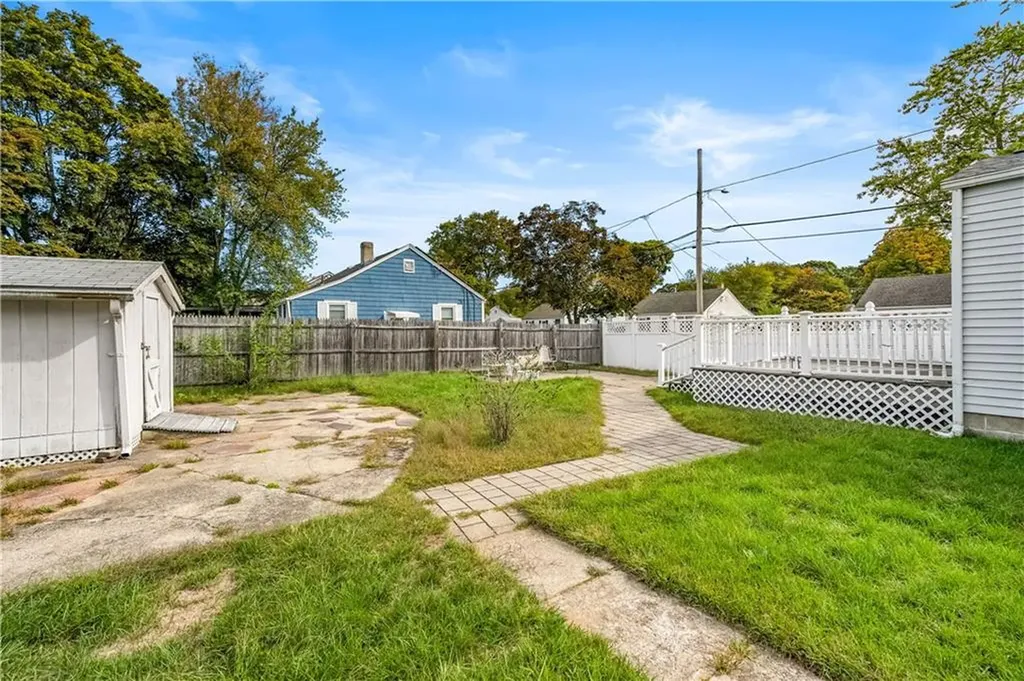 137 Strawberry Field Road Warwick RI 02886