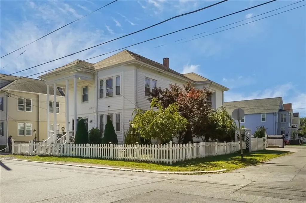 108 Perrin Avenue Pawtucket RI 02861