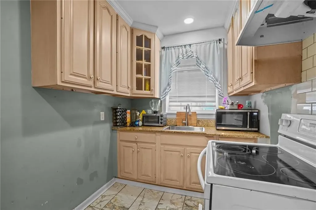 108 Perrin Avenue Pawtucket RI 02861