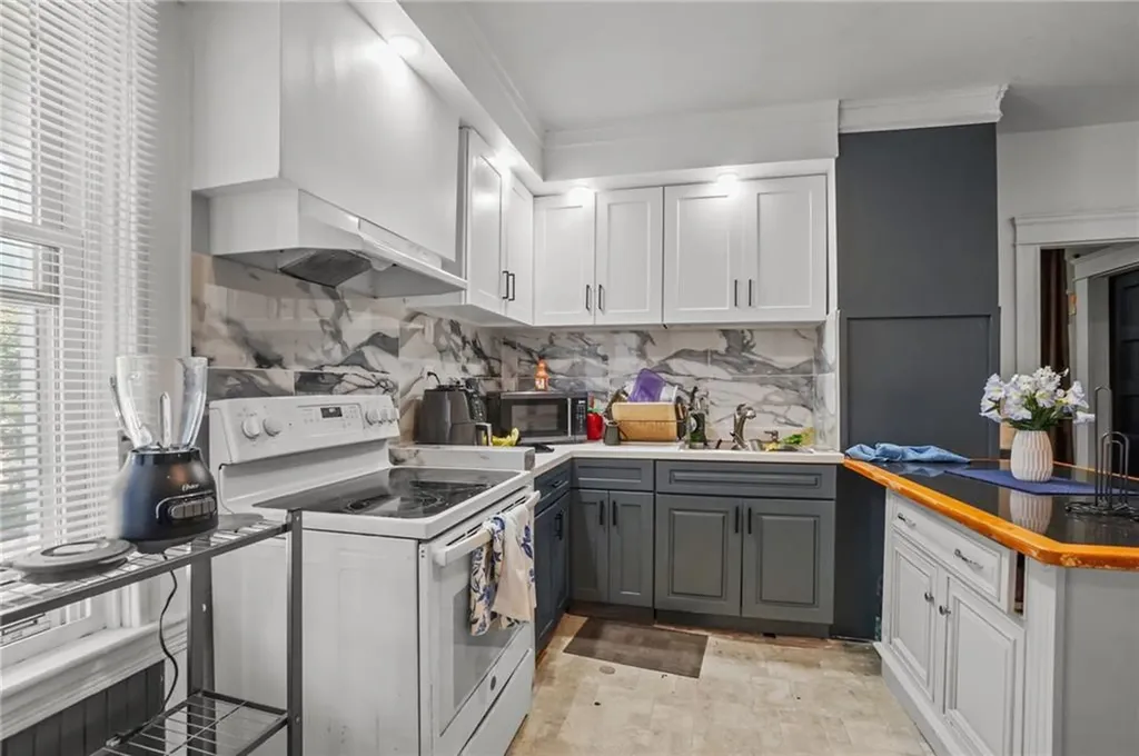 108 Perrin Avenue Pawtucket RI 02861