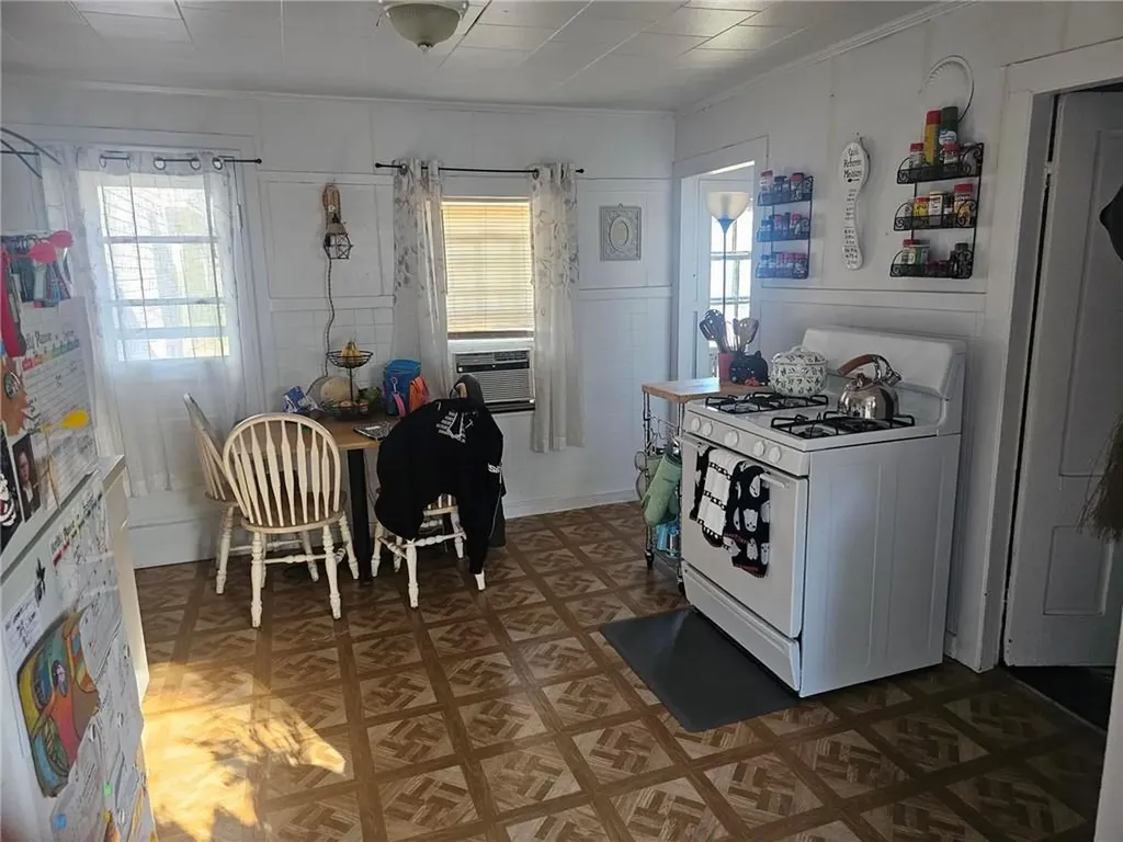 25 East Avenue Westerly RI 02891