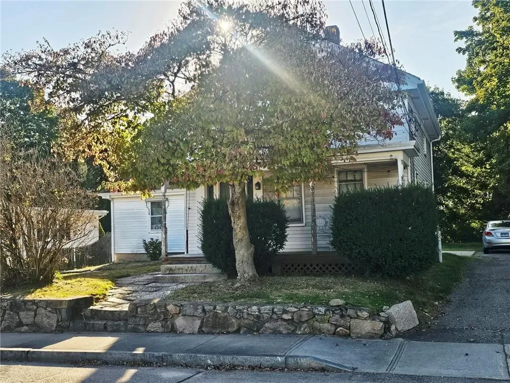 25 East Avenue Westerly RI 02891