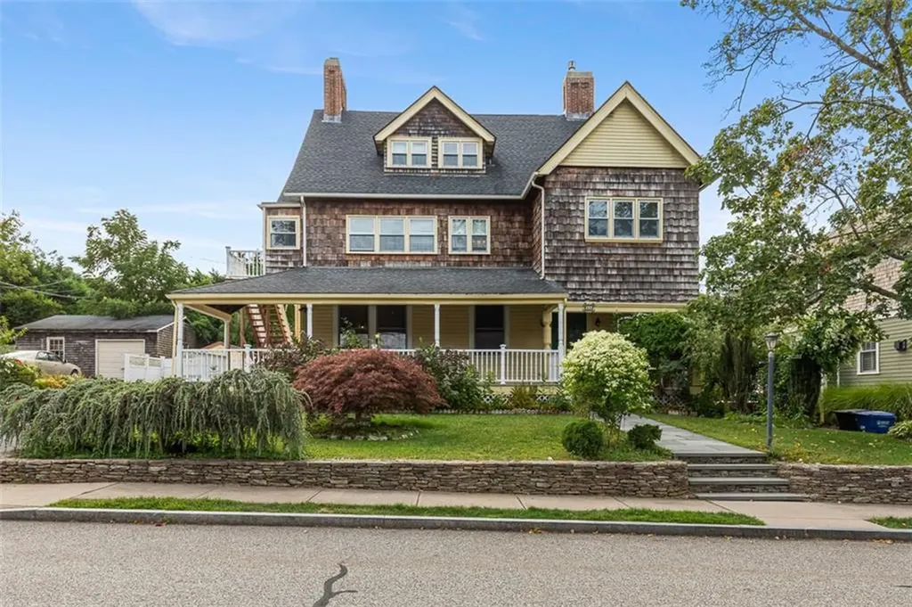 55 Hunter Avenue Newport RI 02840