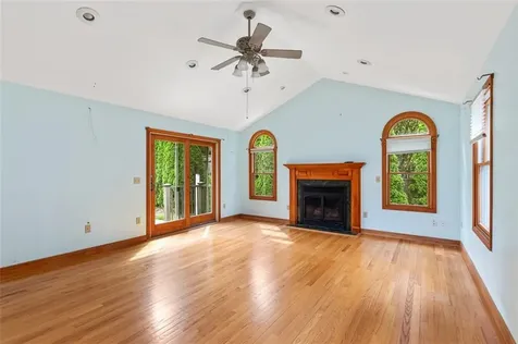 55 Hunter Avenue Newport RI 02840