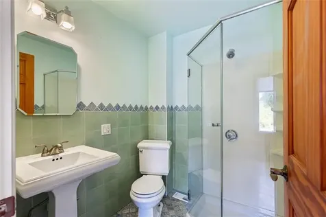 55 Hunter Avenue Newport RI 02840