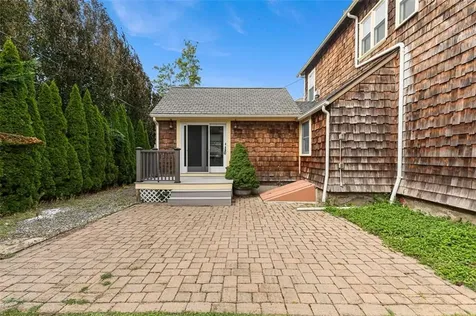 55 Hunter Avenue Newport RI 02840