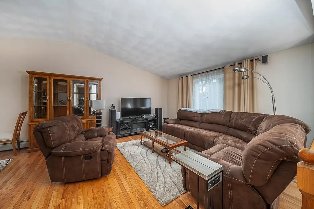 17 Wood Cove Drive Coventry RI 02816