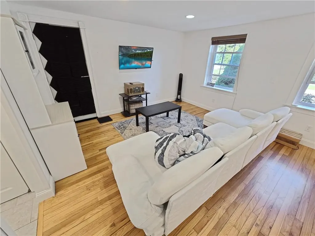 10 Sunapee Court Coventry RI 02816