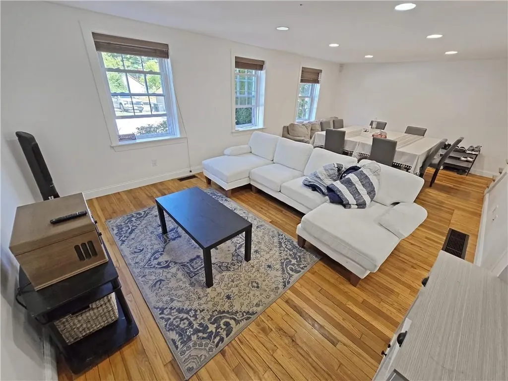 10 Sunapee Court Coventry RI 02816
