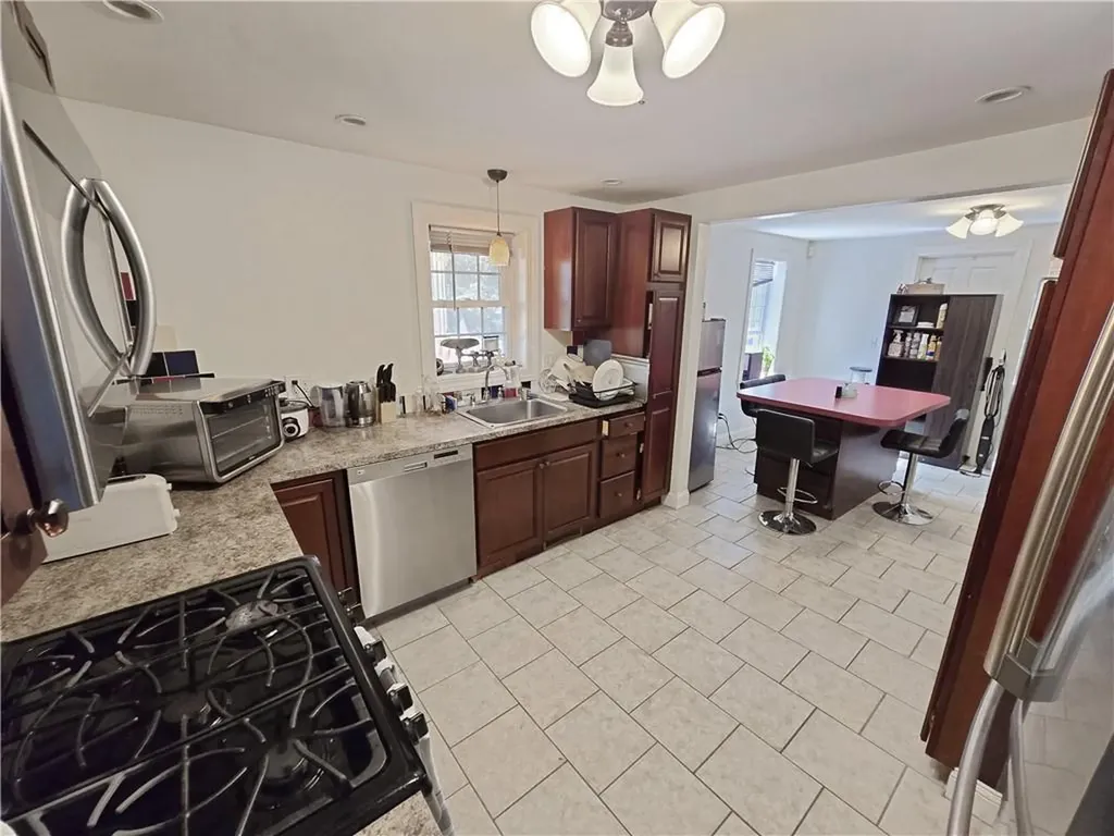10 Sunapee Court Coventry RI 02816