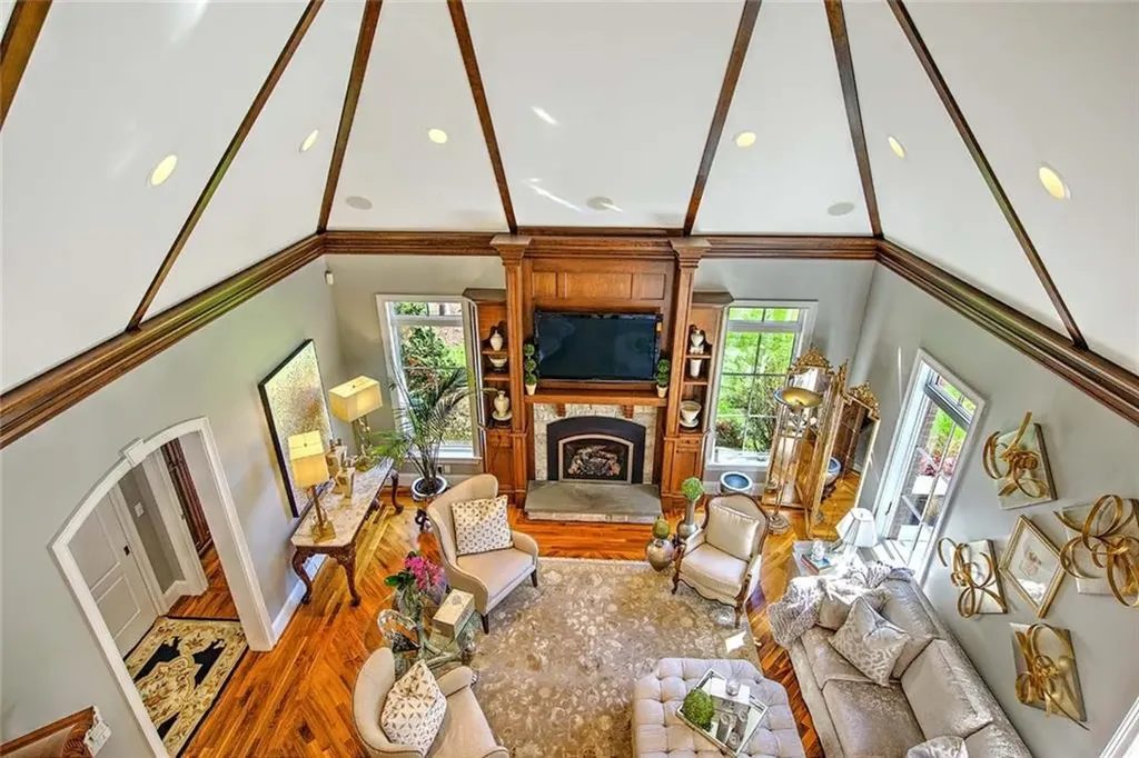 4 Pine Tree Lane Lincoln RI 02865