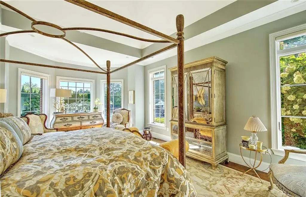 4 Pine Tree Lane Lincoln RI 02865