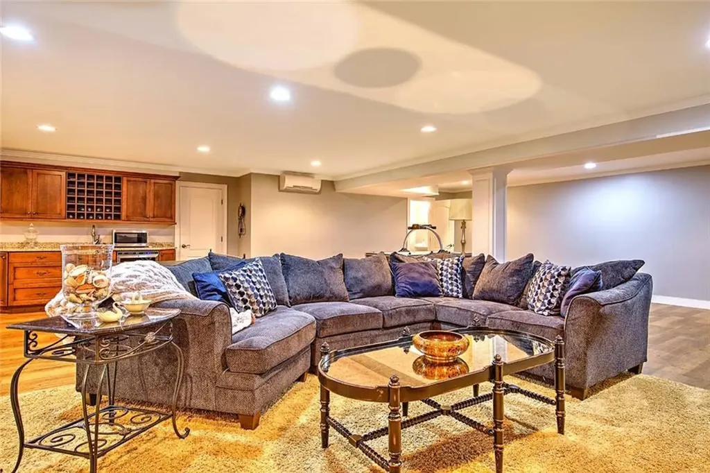 4 Pine Tree Lane Lincoln RI 02865