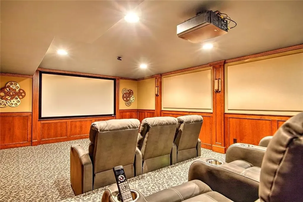 4 Pine Tree Lane Lincoln RI 02865