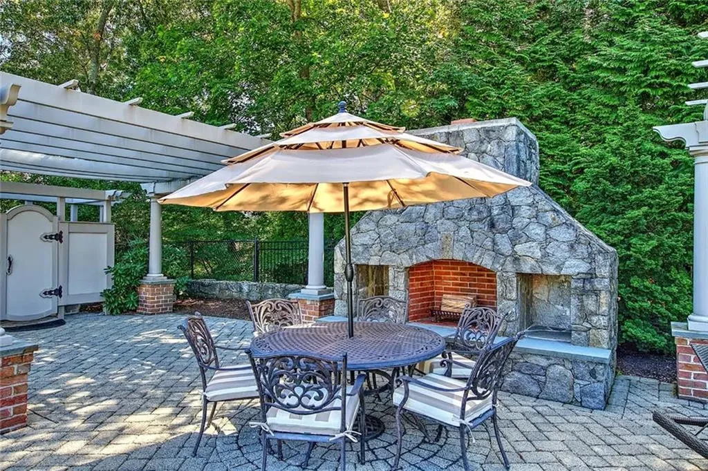 4 Pine Tree Lane Lincoln RI 02865