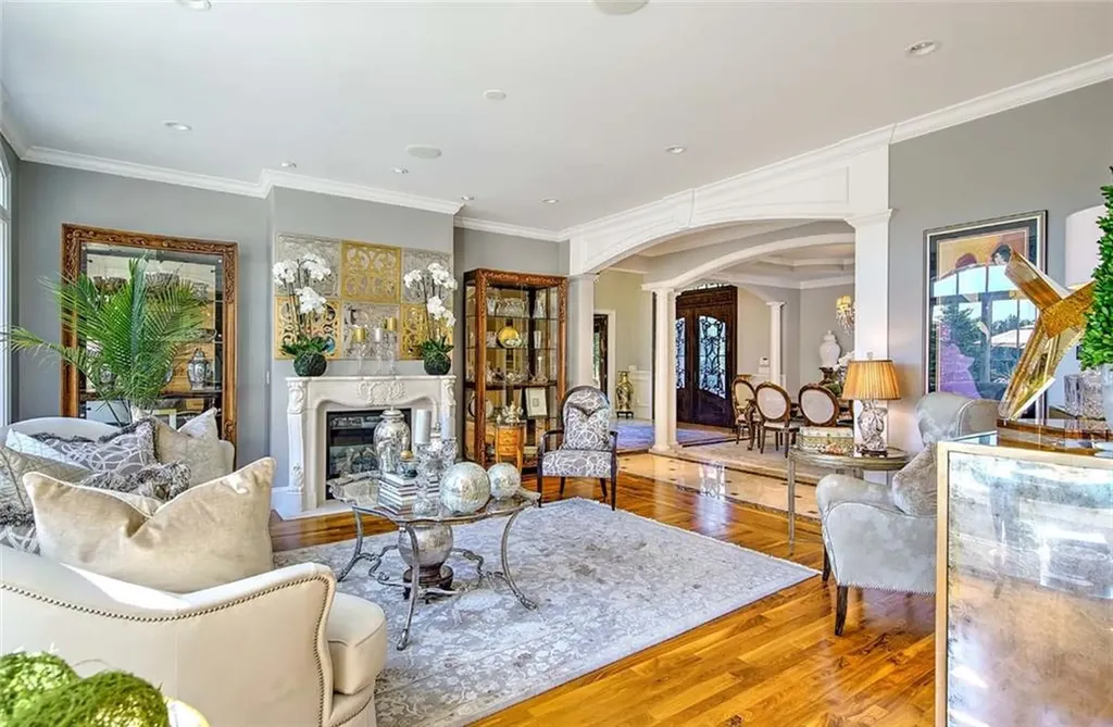 4 Pine Tree Lane Lincoln RI 02865