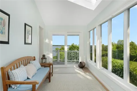 117 Indian Avenue Portsmouth RI 02871