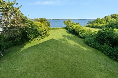 117 Indian Avenue Portsmouth RI 02871