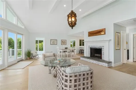 117 Indian Avenue Portsmouth RI 02871