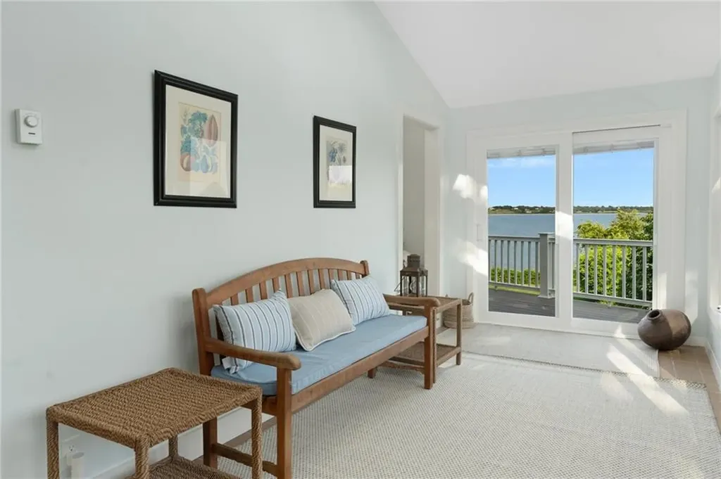 117 Indian Avenue Portsmouth RI 02871