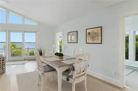 117 Indian Avenue Portsmouth RI 02871