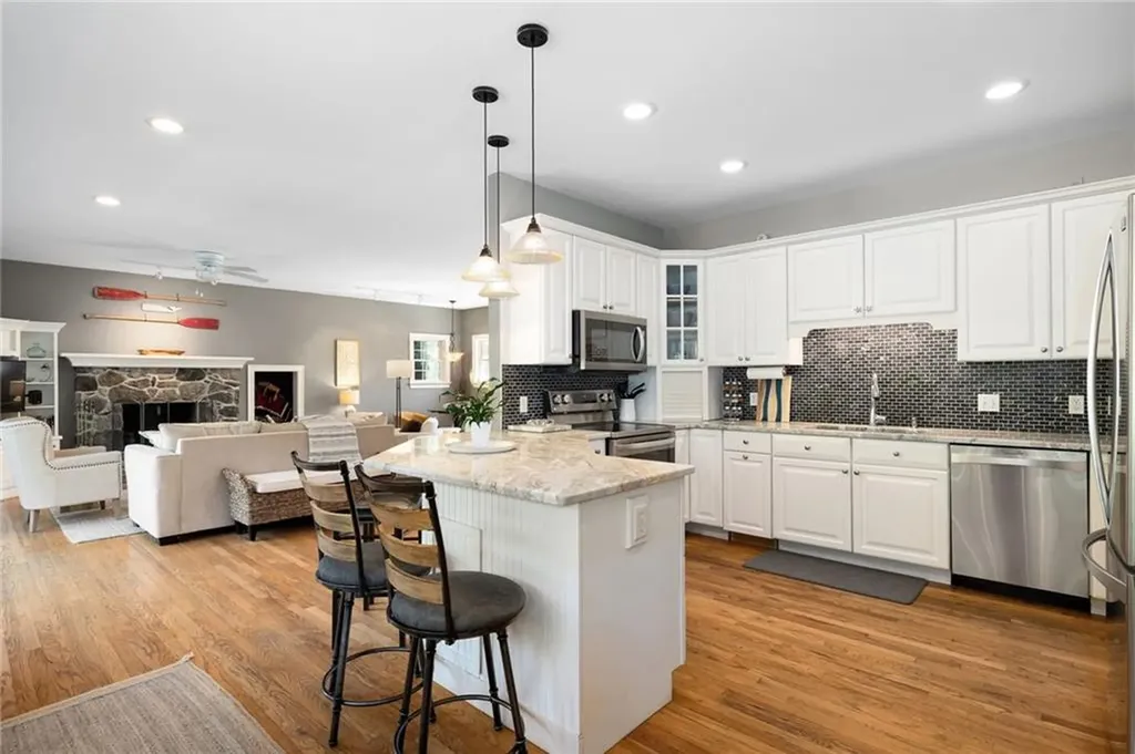 20 Marine Drive Narragansett RI 02882