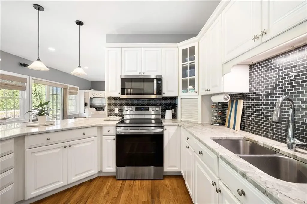 20 Marine Drive Narragansett RI 02882