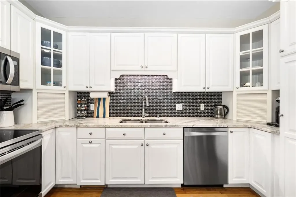 20 Marine Drive Narragansett RI 02882