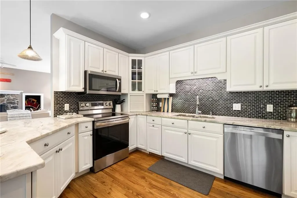 20 Marine Drive Narragansett RI 02882